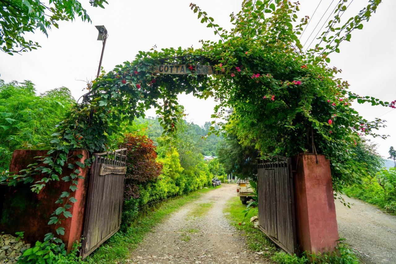 Cottages @ Village Bhīm Tāl Kültér fotó